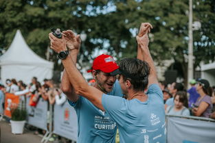 kaiyun.com-“全力奔跑！武汉马拉松激烈角逐中”